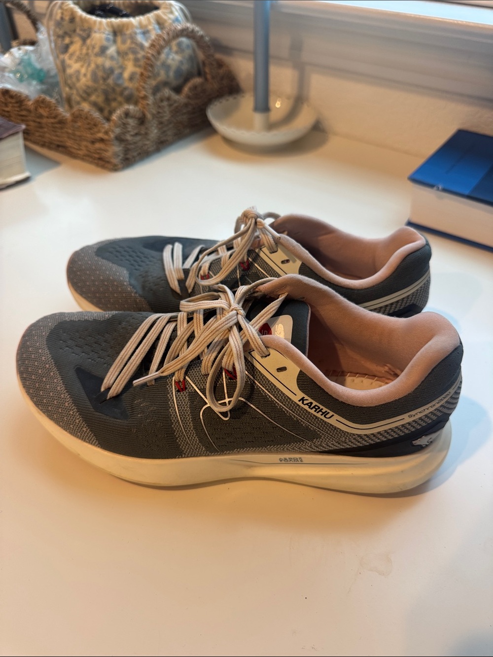Men’s Gray Running Shoes with Pink Lining